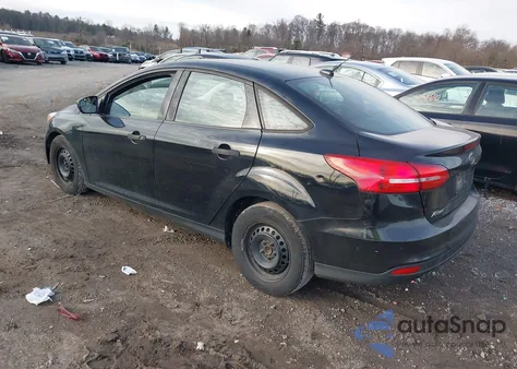 2017 Ford Focus S z USA, uszkodzony, nr VIN 1FADP3E24HL207841